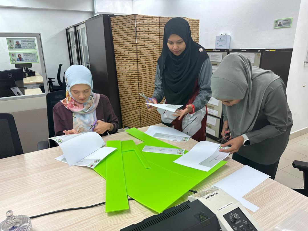 Jom Gotong - royong Perdana - Pusat Pengurusan Kualiti Universiti (PPQ)